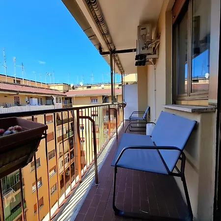 Lumina - Bilocale Luminoso Vicino Metro C 6 Fermate Dal Colosseo דירה רומא