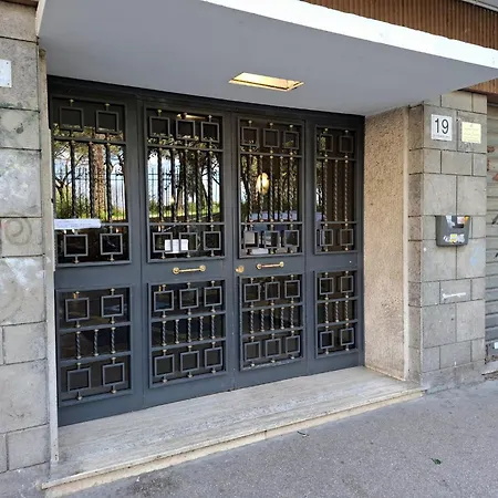 דירה Lumina - Bilocale Luminoso Vicino Metro C 6 Fermate Dal Colosseo רומא