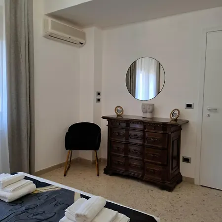 דירה Lumina - Bilocale Luminoso Vicino Metro C 6 Fermate Dal Colosseo רומא