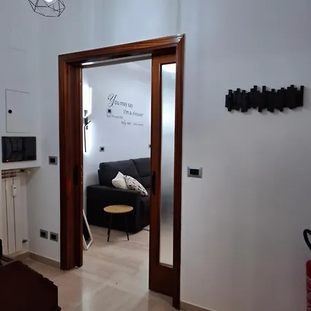 Lumina - Bilocale Luminoso Vicino Metro C 6 Fermate Dal Colosseo דירה *