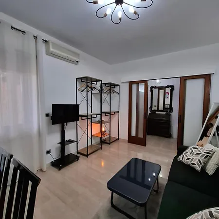 Lumina - Bilocale Luminoso Vicino Metro C 6 Fermate Dal Colosseo דירה