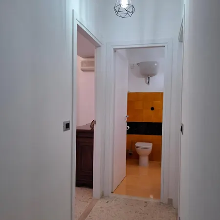 דירה Lumina - Bilocale Luminoso Vicino Metro C 6 Fermate Dal Colosseo רומא