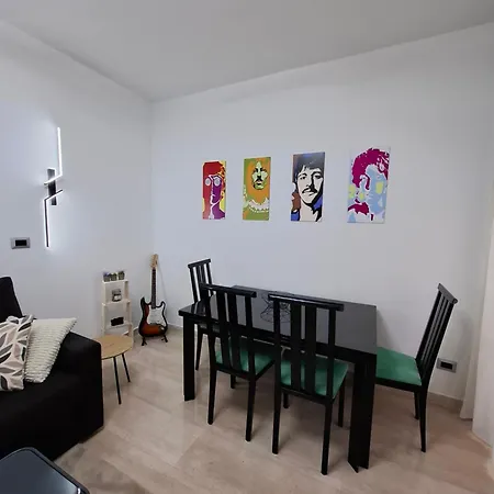 דירה Lumina - Bilocale Luminoso Vicino Metro C 6 Fermate Dal Colosseo רומא