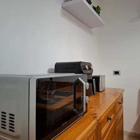 Lumina - Bilocale Luminoso Vicino Metro C 6 Fermate Dal Colosseo דירה