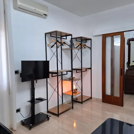 דירה Lumina - Bilocale Luminoso Vicino Metro C 6 Fermate Dal Colosseo רומא