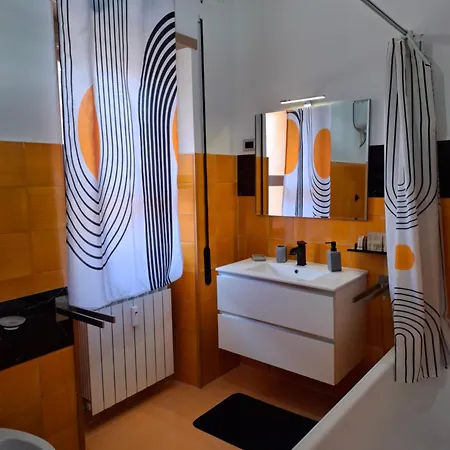 Lumina - Bilocale Luminoso Vicino Metro C 6 Fermate Dal Colosseo דירה רומא