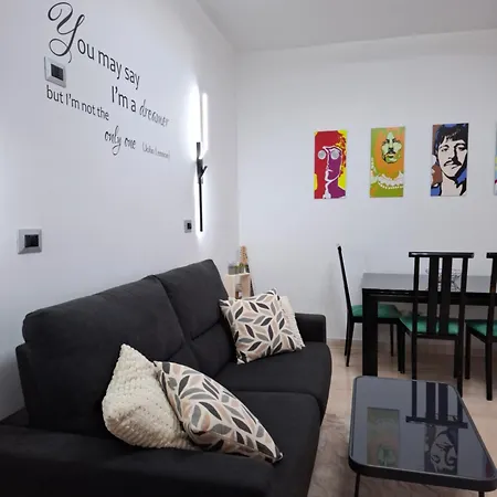 Lumina - Bilocale Luminoso Vicino Metro C 6 Fermate Dal Colosseo דירה