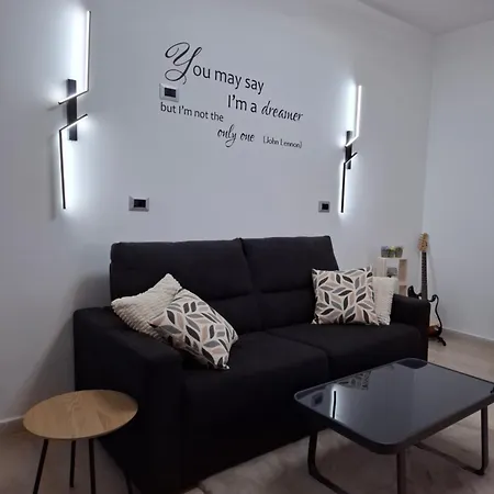 דירה Lumina - Bilocale Luminoso Vicino Metro C 6 Fermate Dal Colosseo רומא